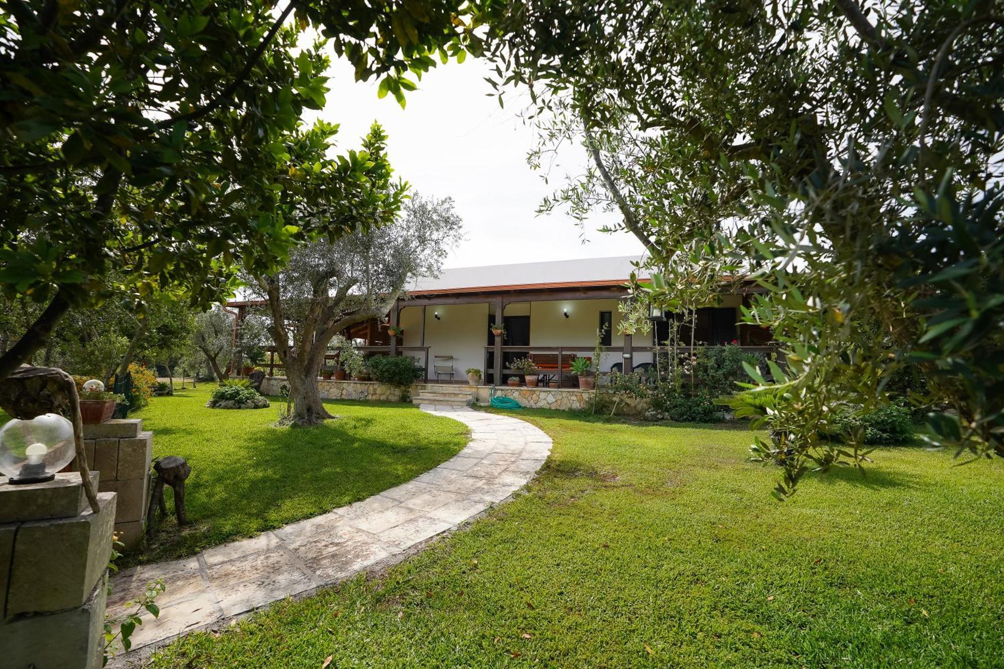 Casa Vacanza Russo Fernando Alimini Exterior photo