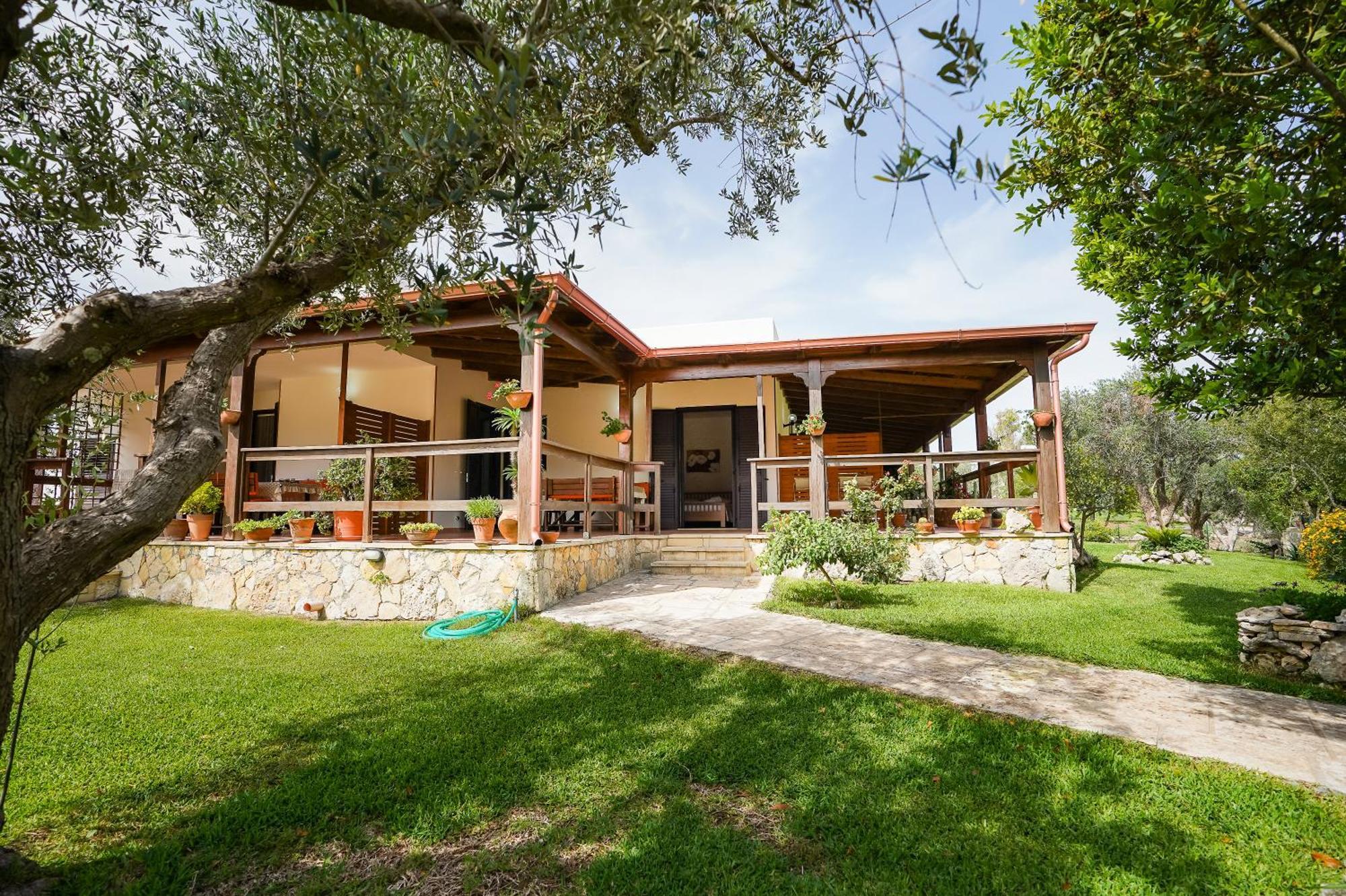 Casa Vacanza Russo Fernando Alimini Exterior photo