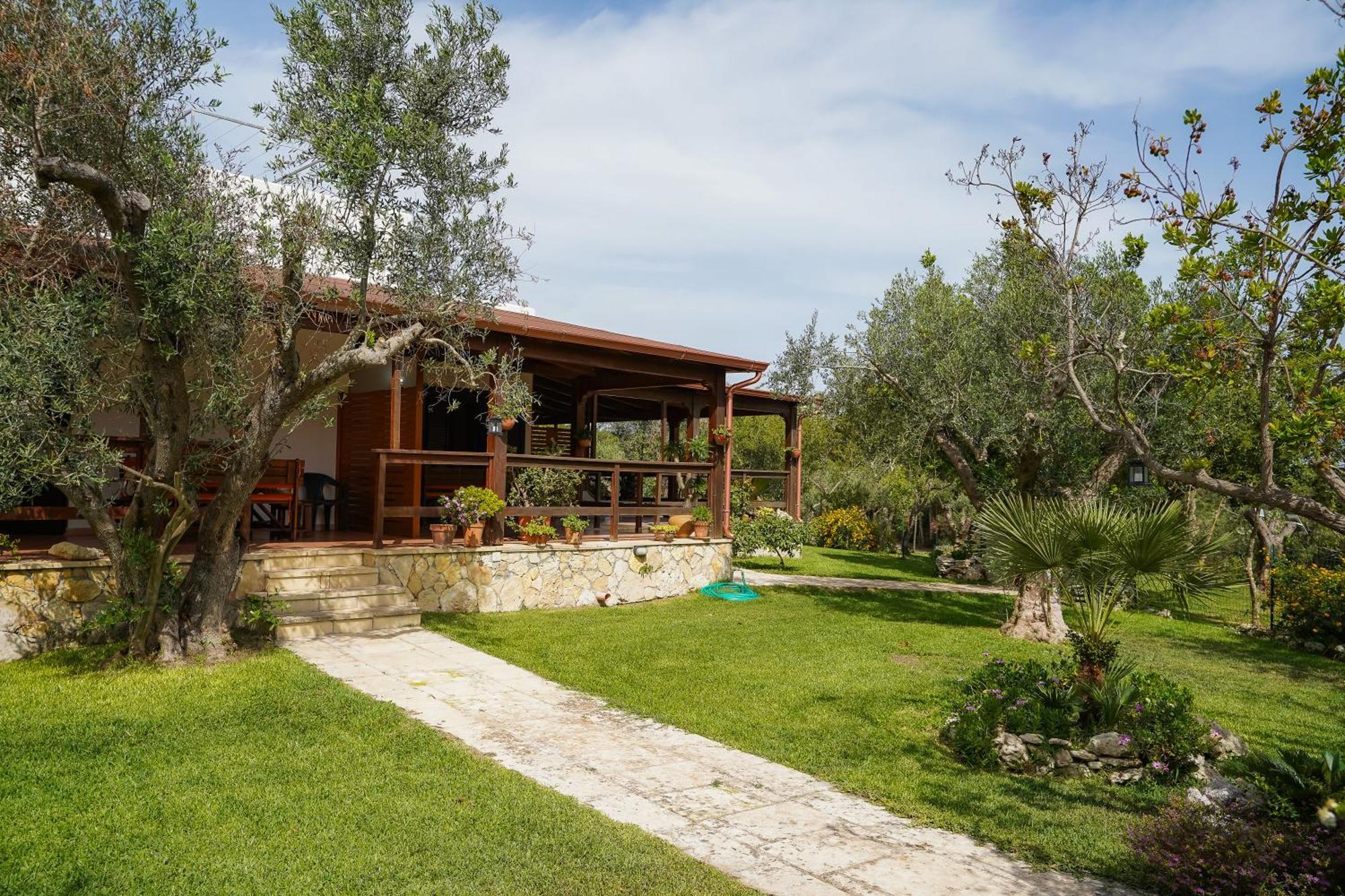 Casa Vacanza Russo Fernando Alimini Exterior photo