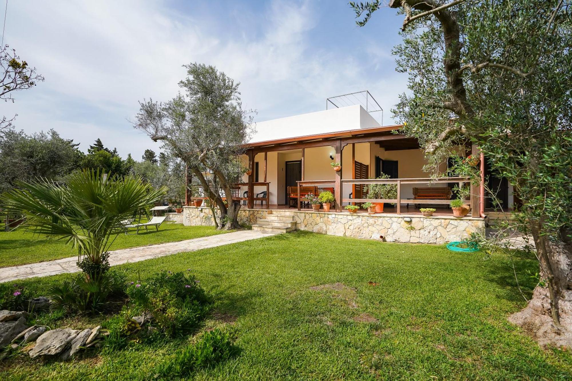 Casa Vacanza Russo Fernando Alimini Exterior photo