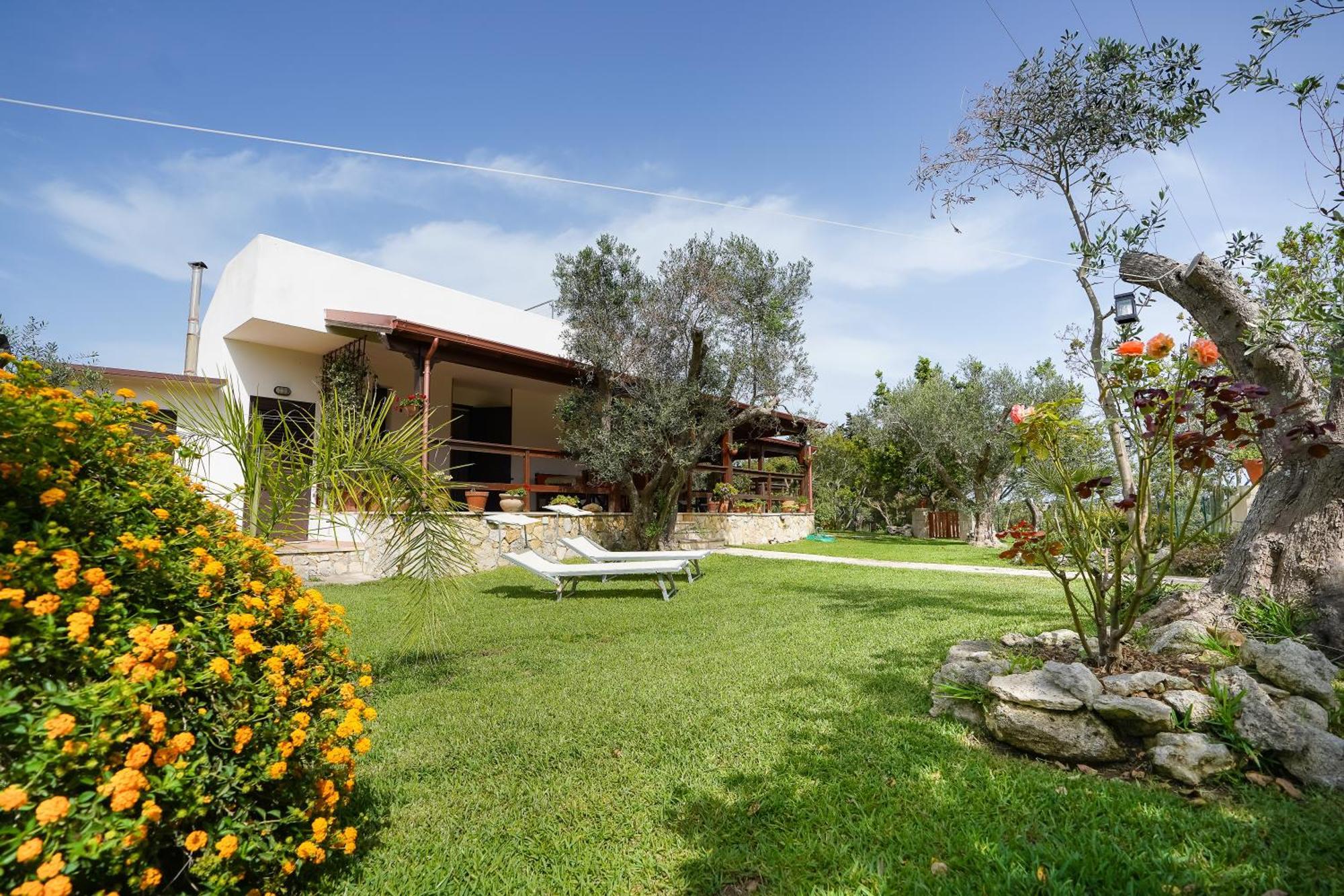 Casa Vacanza Russo Fernando Alimini Exterior photo